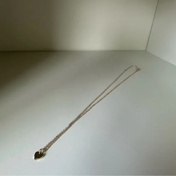 Simple Modern Gold-Tone Heart Pendant on Chain Necklace LA CN - Picture 2 of 5